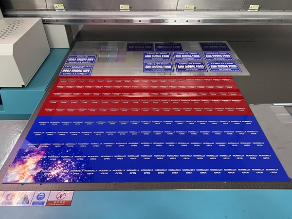 in uv mica quận 7