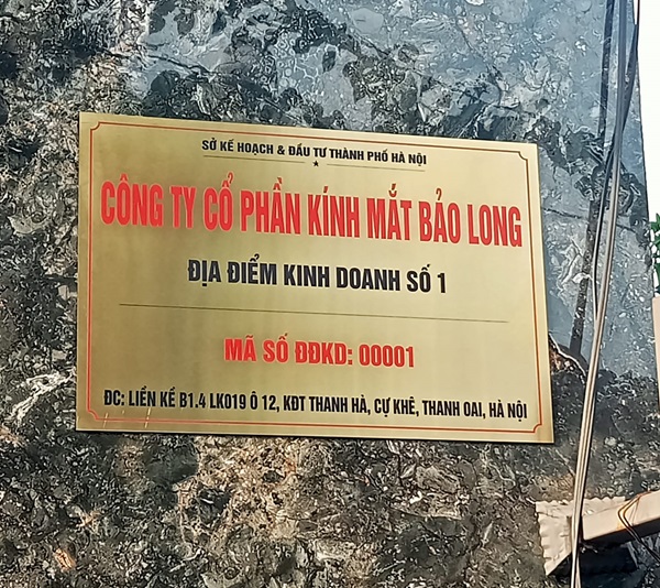in uv mica bảng công ty