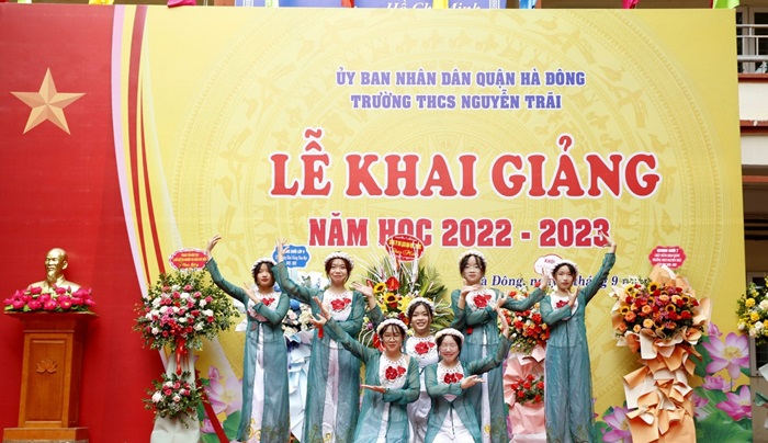 backdrop lễ khai giảng