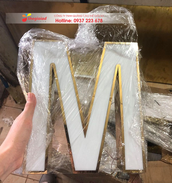 chữ inox mặt mica