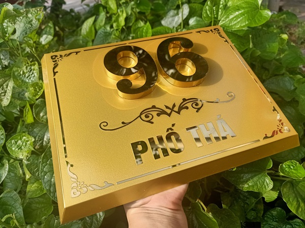 bảng số nhà inox vàng chữ nổi