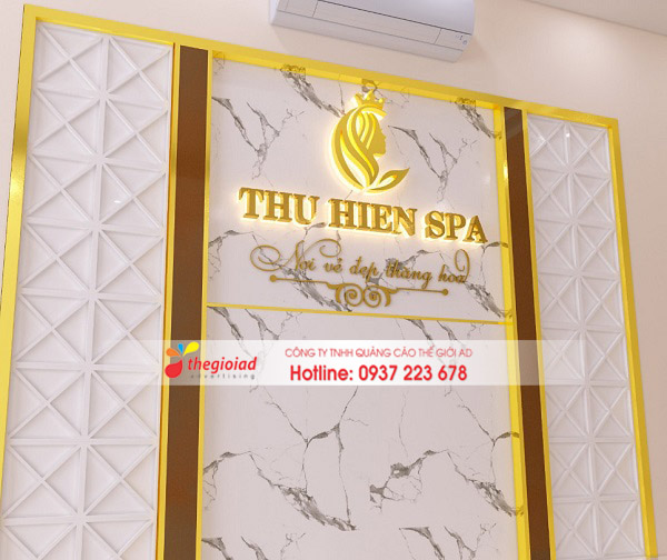 bảng hiệu spa trong nhà