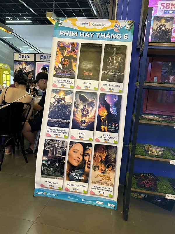 standee chữ x