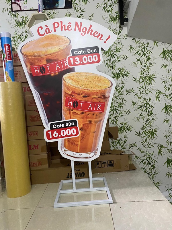 in standee mô hình