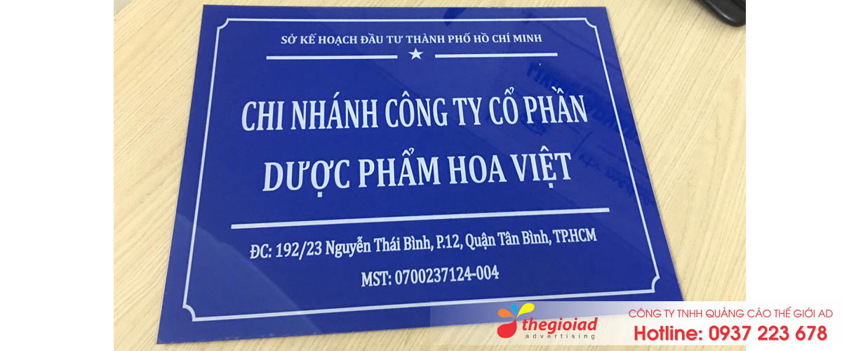 bảng hiệu công ty Mica